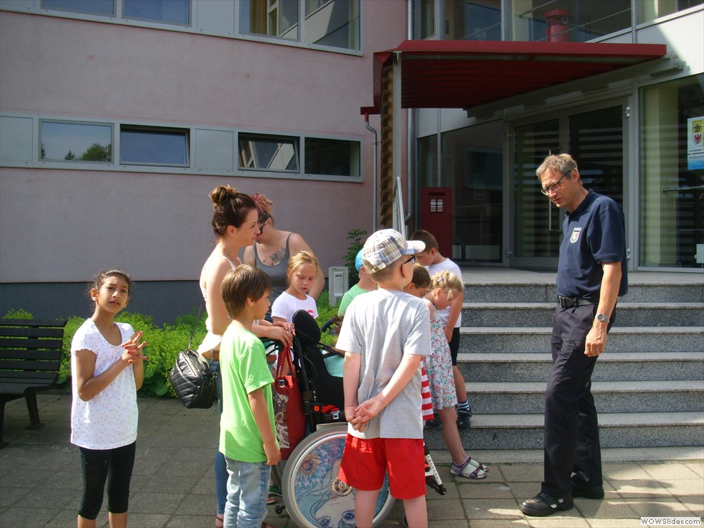 Herr Bellin begrüßt uns